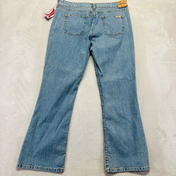 Levi Strauss Jeans Women 16 Short Med Wash Blue Denim Bootcut Stretch Low Rise - Picture 8 of 13